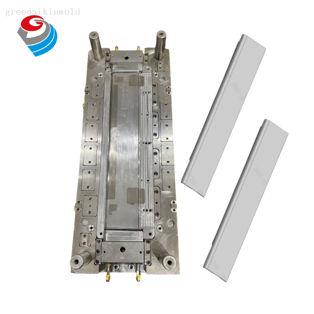 エアコンパネル射出成形金型