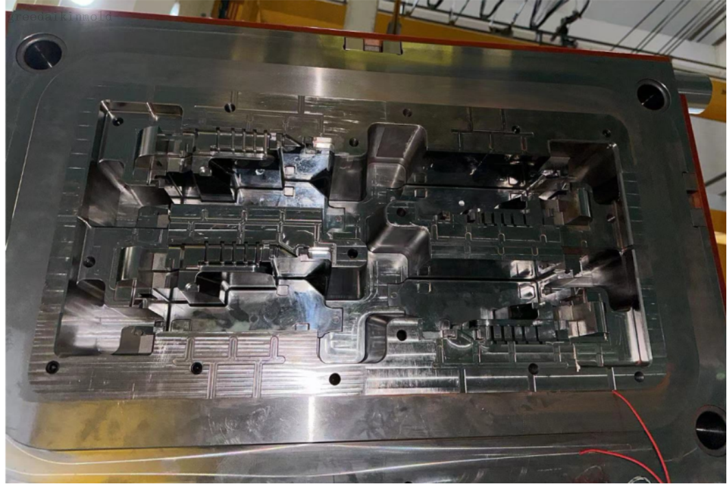 電気エンクロージャのプラスチック金型