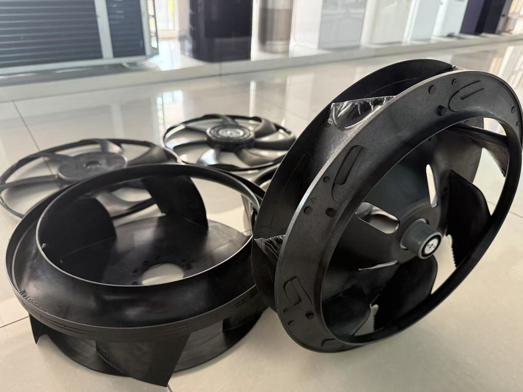 ファンブレード射出成形