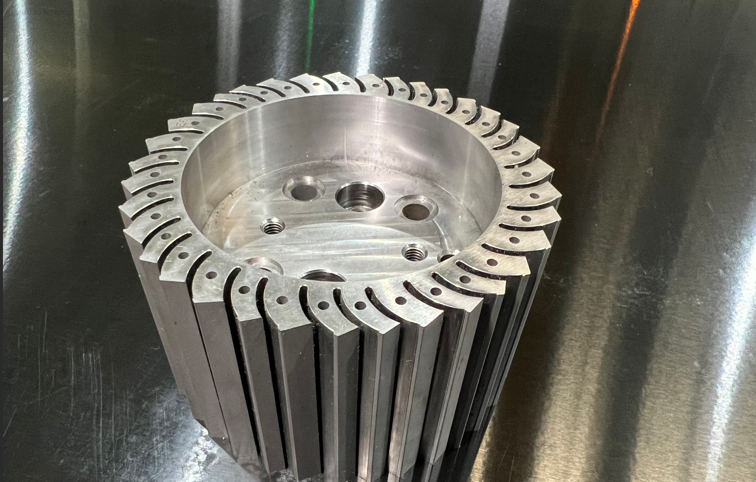 ダイインサート