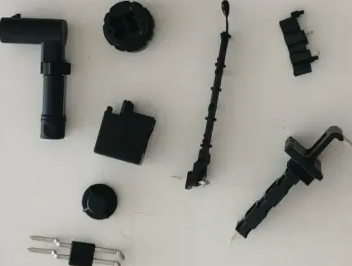 精密金属挿入コネクタ射出型